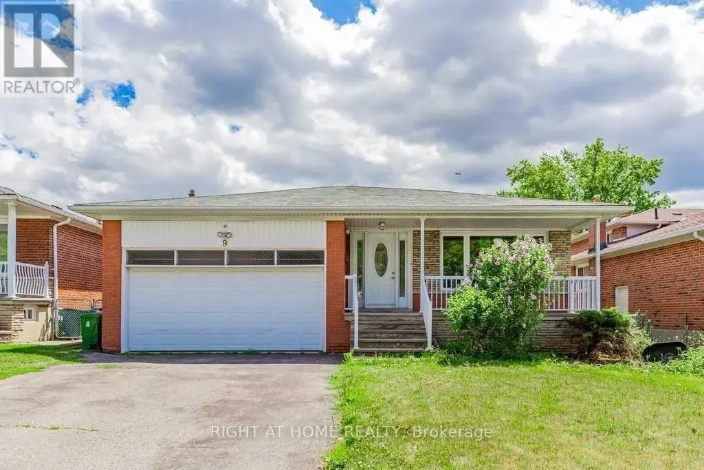 9 Chalet (upper) Road, Toronto (Pleasant View)
